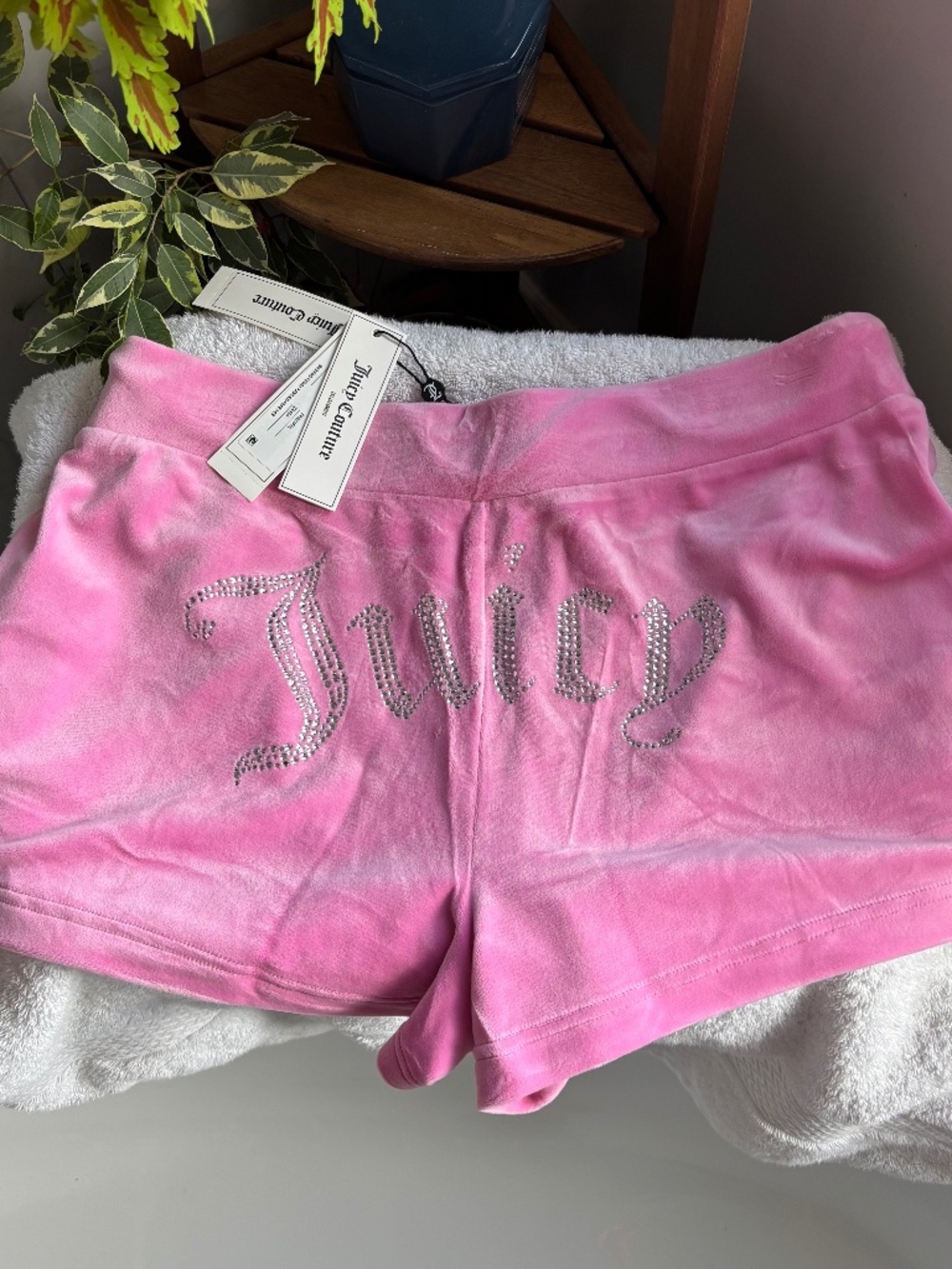 NWT Juicy Couture  Velour Bling Rhinestone ‘Juicy’ Logo Shorts Size M